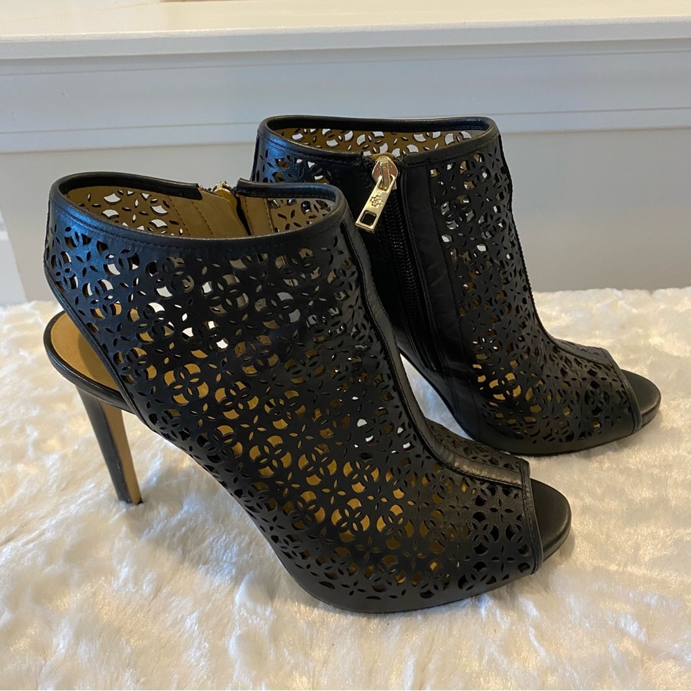 Ann Taylor Black Leather High Heel Sandal w/Open Weave Design 3” Heel Sz…